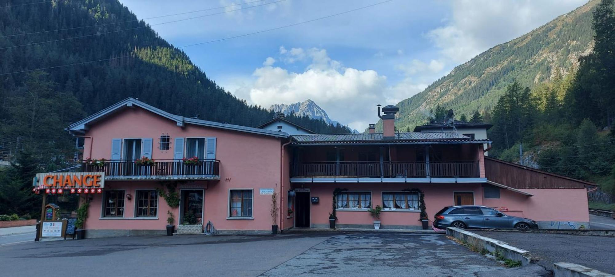 Hotel Les Touristes Chatelard Exterior foto